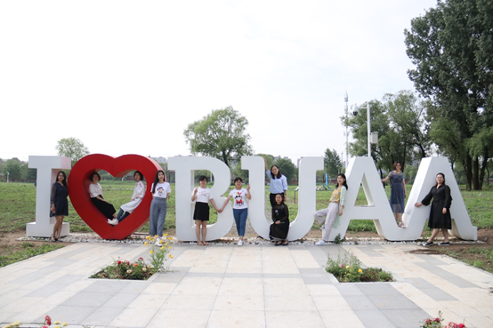 悟空影院
教学管理与服务团队合影