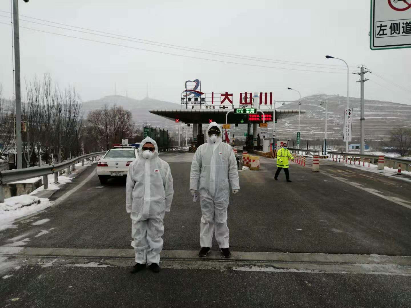 全副武装的邵赟全副武装的邵赟(右)(守锷书院提供)